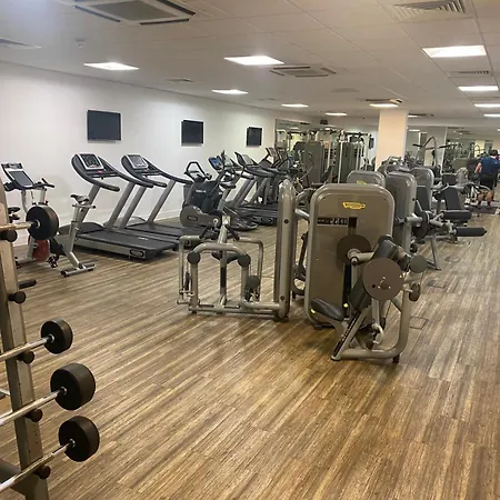 Spacious 1 Bed Flat With Balcony Minutes Walk To Canary Wharf London Exterior photo
