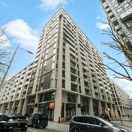 Spacious 1 Bed Flat With Balcony Minutes Walk To Canary Wharf London Exterior photo