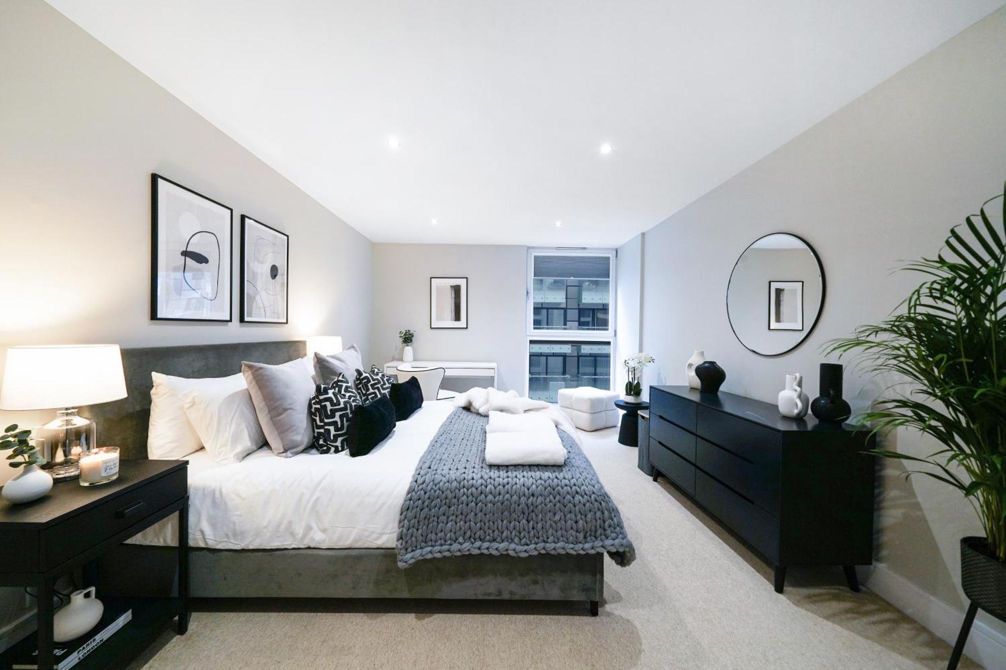Apartamento Spacious 1 Bed Flat With Balcony Minutes Walk To Canary Wharf *
