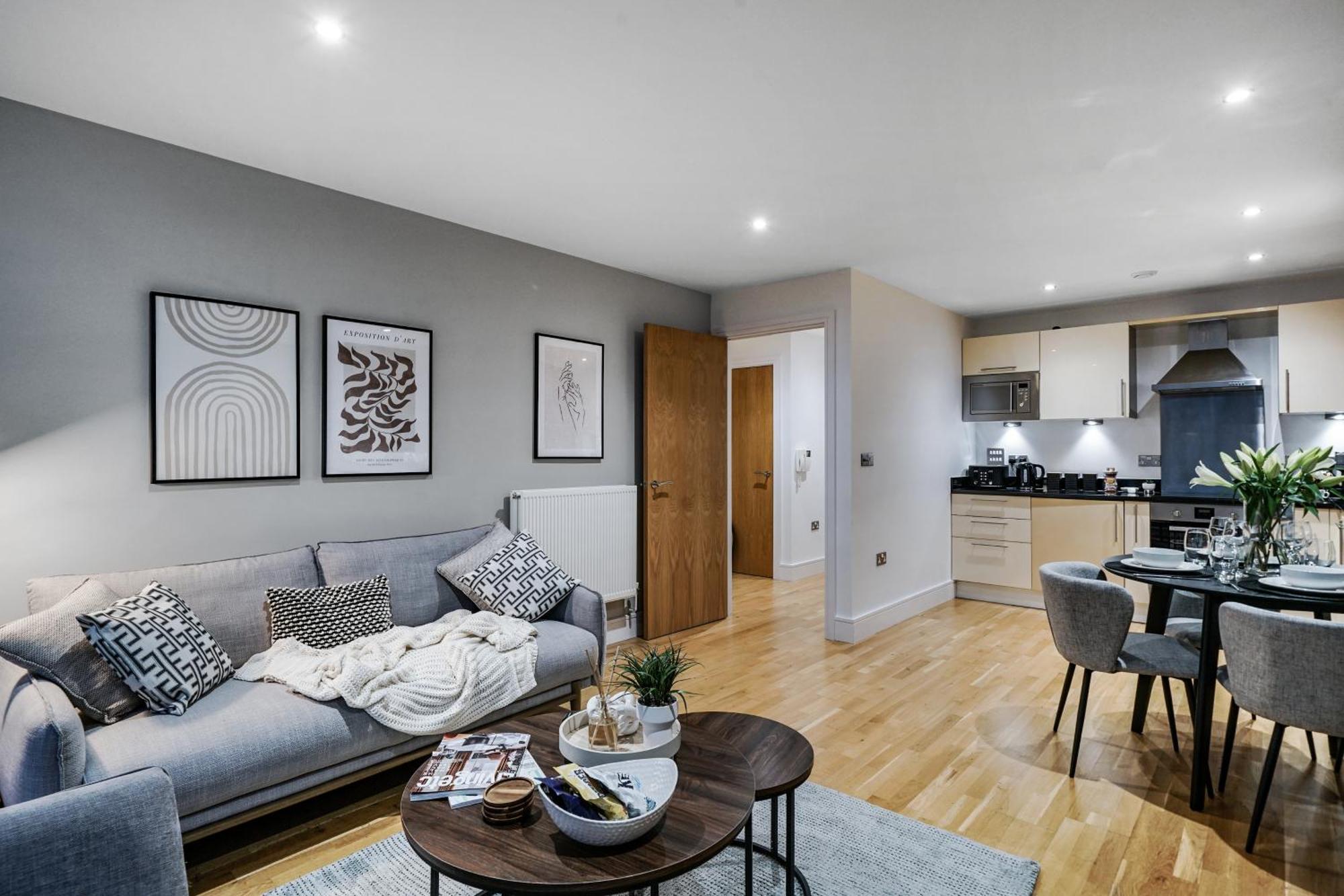 Apartamento Spacious 1 Bed Flat With Balcony Minutes Walk To Canary Wharf Londres