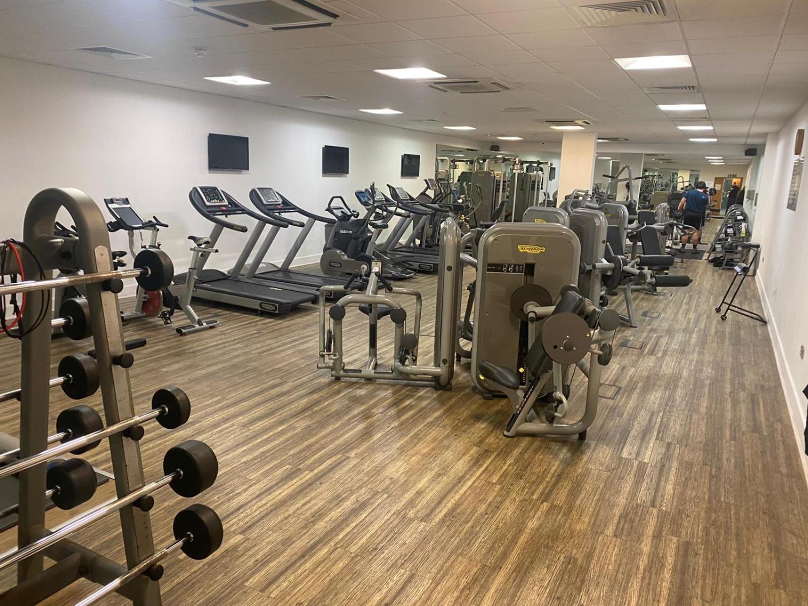 Spacious 1 Bed Flat With Balcony Minutes Walk To Canary Wharf Londres